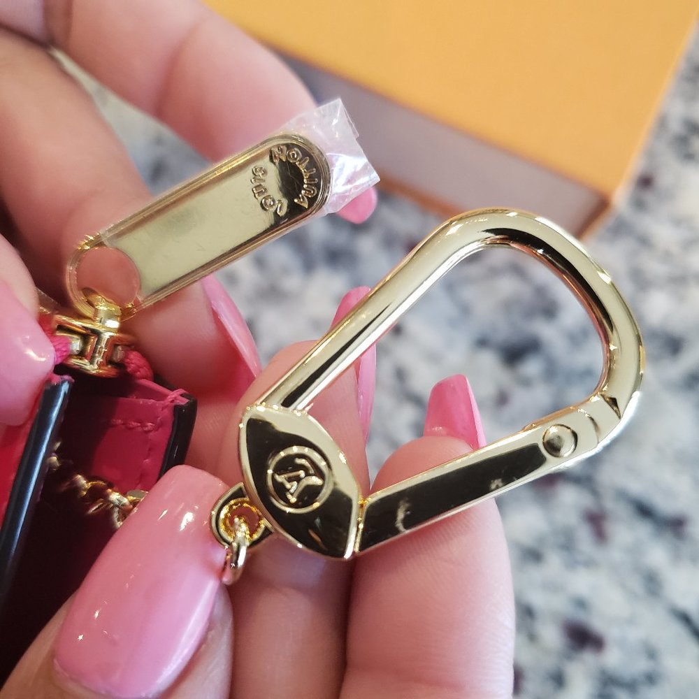 SOLD NEW Louis Vuitton Valentines Key Pouch in Ver - Picture 3 of 6